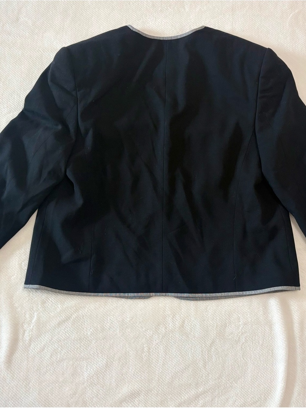 Escada Womens Black Blazer with Gray Trim NWT Made in Germany 100% pure new wool - Picture 3 of 10